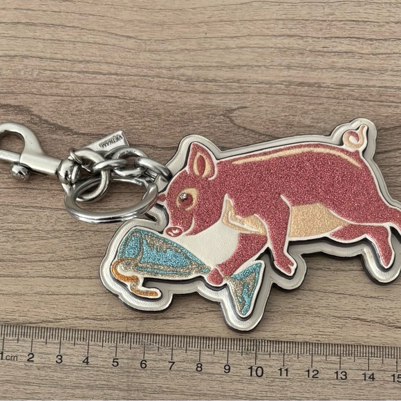 Coach glittery Party Pig bag charms FOBs keychain - Picture 10 of 10